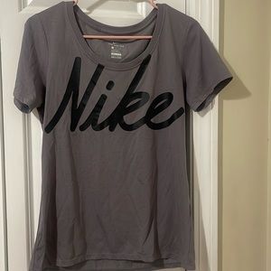 💙Nike tee NEVER WORN